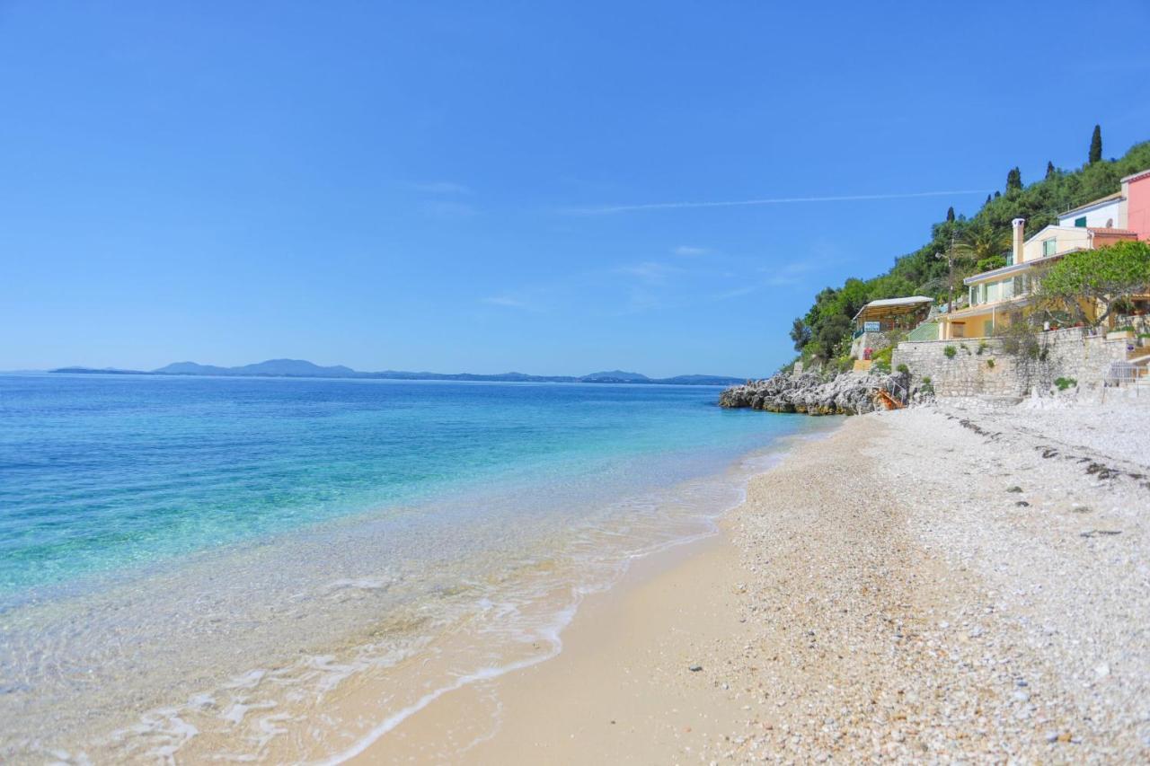 Kaminaki Beachfront Apartments Nisaki (Corfu) Exterior foto
