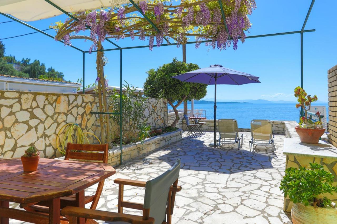 Kaminaki Beachfront Apartments Nisaki (Corfu) Exterior foto