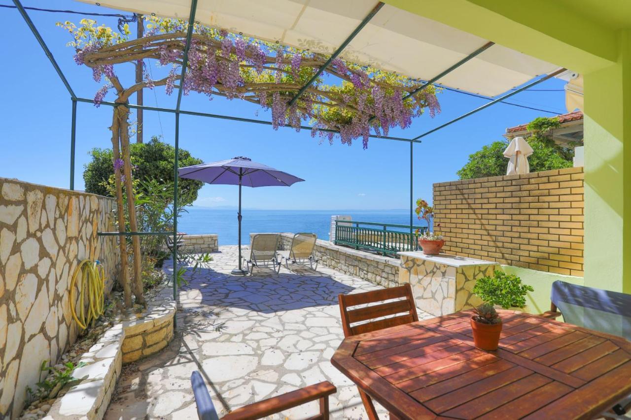 Kaminaki Beachfront Apartments Nisaki (Corfu) Exterior foto