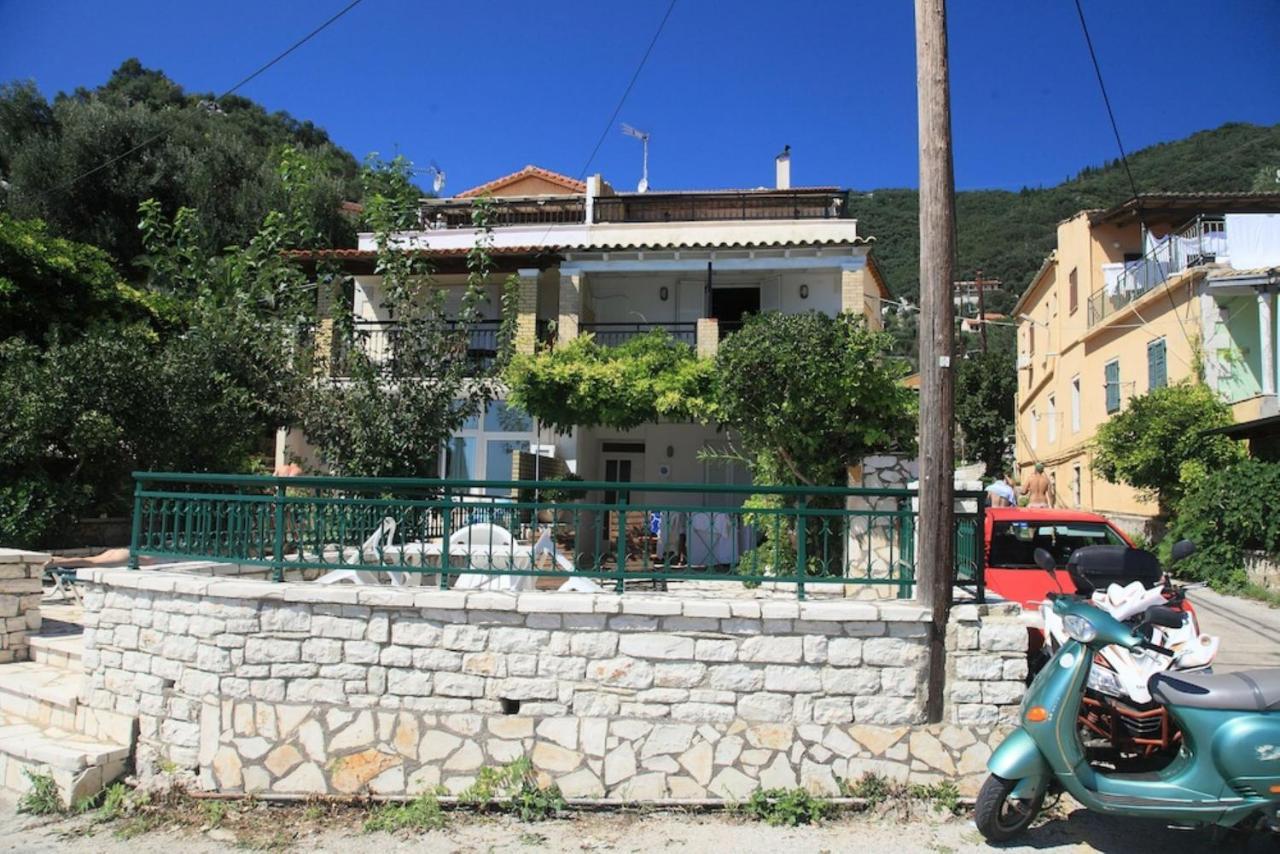 Kaminaki Beachfront Apartments Nisaki (Corfu) Exterior foto
