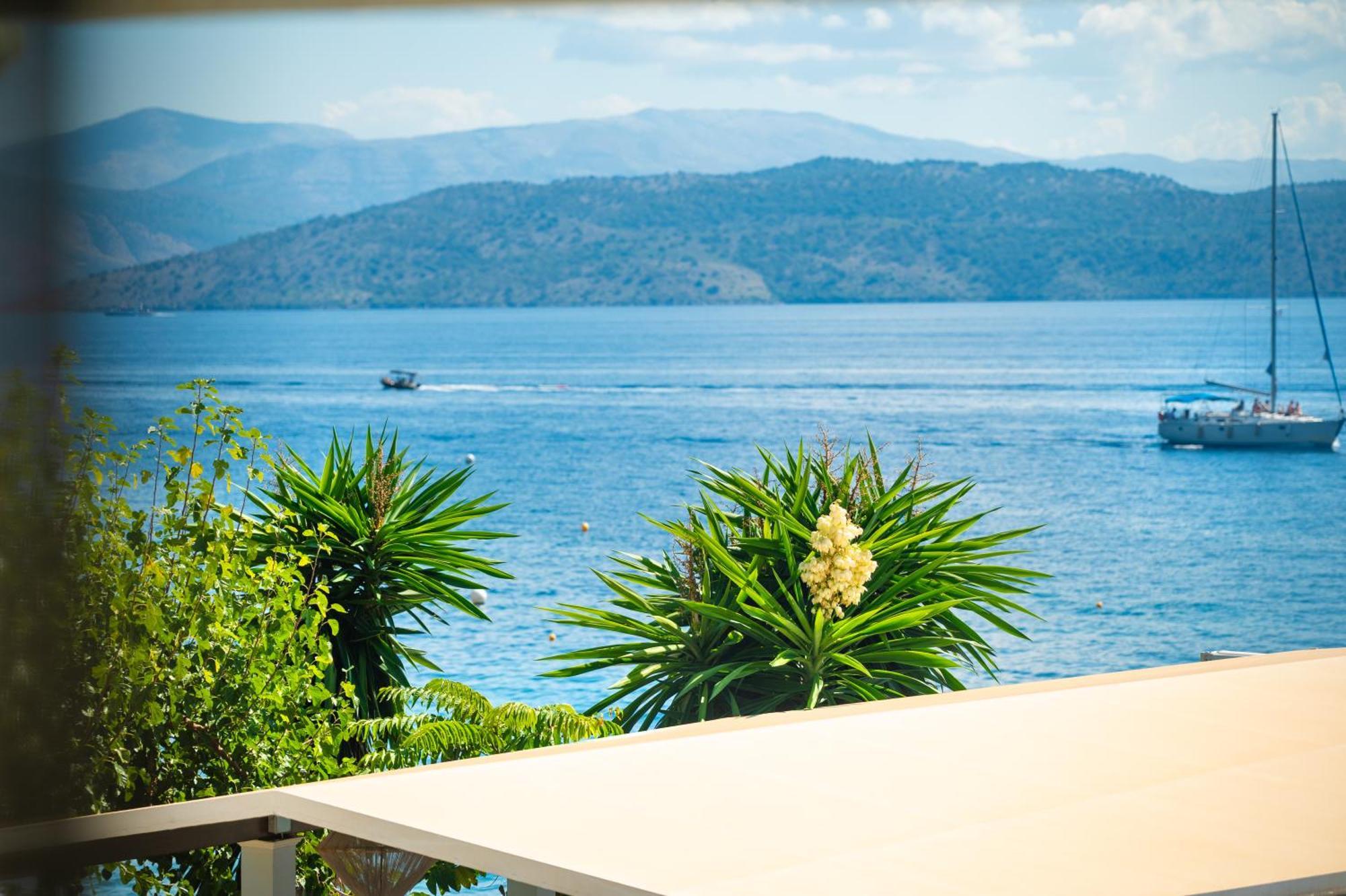 Kaminaki Beachfront Apartments Nisaki (Corfu) Exterior foto