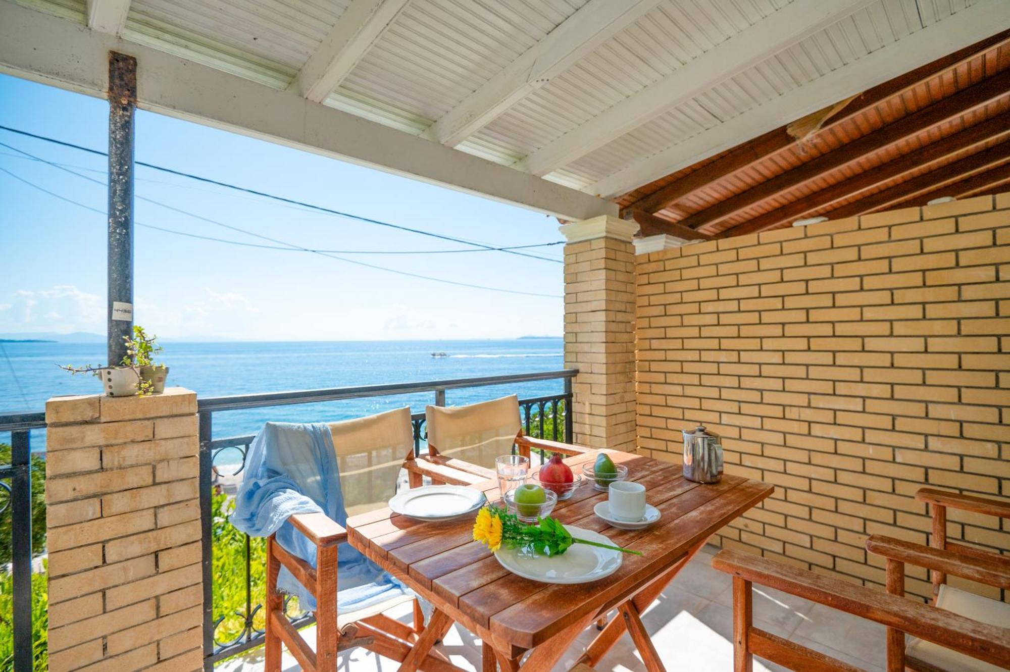 Kaminaki Beachfront Apartments Nisaki (Corfu) Exterior foto